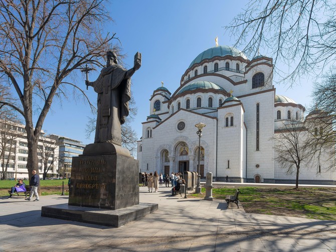 Katolkinja ušla u Hram Svetog Save i o njenoj reakciji bruje svi pravoslavci