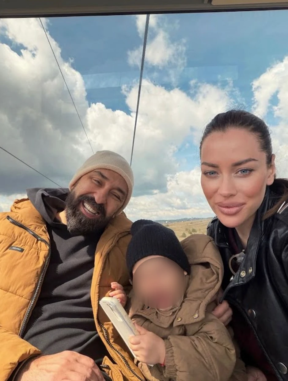 Ognjen i Mina sa sinom Perunom