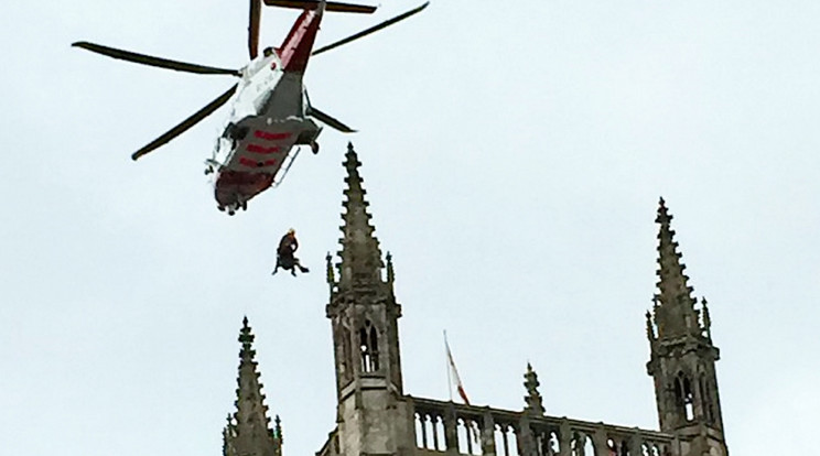 Egy férfi rosszul lett a Worcester katedrális tetején / Fotó: Northfoto