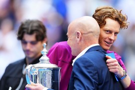 "Janik Siner je 100 ODSTO  GEJ, ali neće to da prizna, DEVOJKE MU SLUŽE SAMO KAO PARAVAN", tvrdi OVAJ TENISER: A evo šta se krije iza NAJVEĆEG TRAČA u svetu sporta