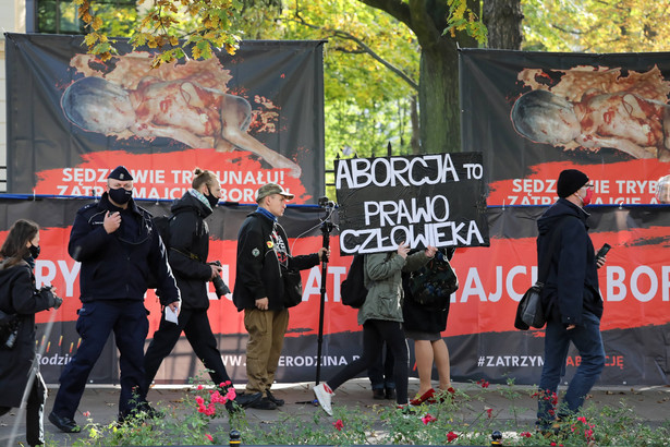 Aborcja ze względu na wadę płodu. Przed TK rozpoczęła się rozprawa