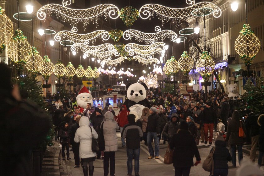 Świąteczna iluminacja rozbłyśnie w Warszawie 6 grudnia