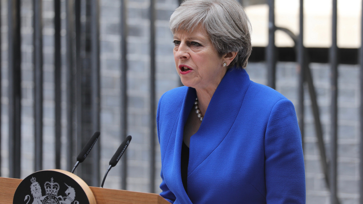 Rząd Wielkiej Brytanii zawarł dziś wstępne porozumienie z północnoirlandzką Demokratyczną Partią Unionistów (DUP), która zgodziła się wesprzeć mniejszościowy gabinet premier Theresy May - podały służby prasowe rządu.