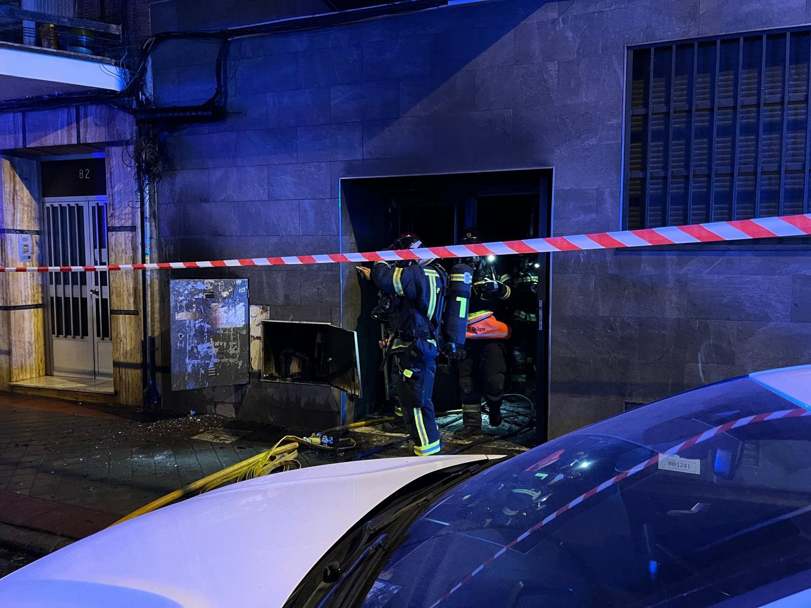 Rescatan a 19 personas en Vallecas: nueve evacuadas por la fachada