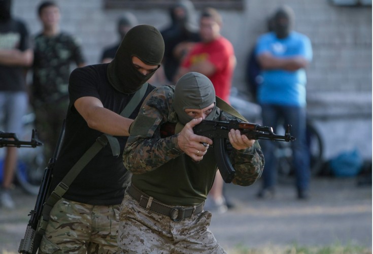 Ćwiczenia ukraińskich ochotników w Mariupolu