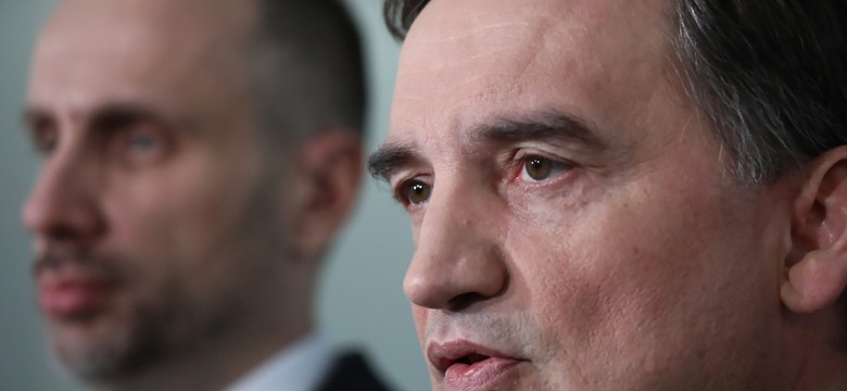 "Promocja LGBT" w TVP. Ziobro odpowiada Morawieckiemu