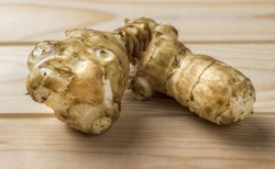 Znakomicie odchudza, ale nie tylko. Zalety topinamburu