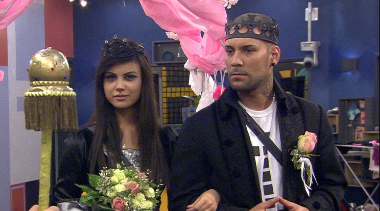 A villa uralkodója, Lacika úgy döntött, hogy Zsuzsut veszi feleségül a lányok közül /Fotó:RTL Klub