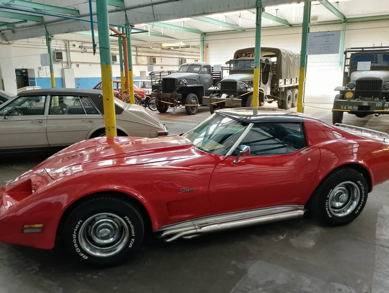 Chevrolet CORVETTE C3 rok produkcji 1974. Wytwarzany od sierpnia 1967 do października 1982. Silnik 5,7 litra osiągał moc 400 KM