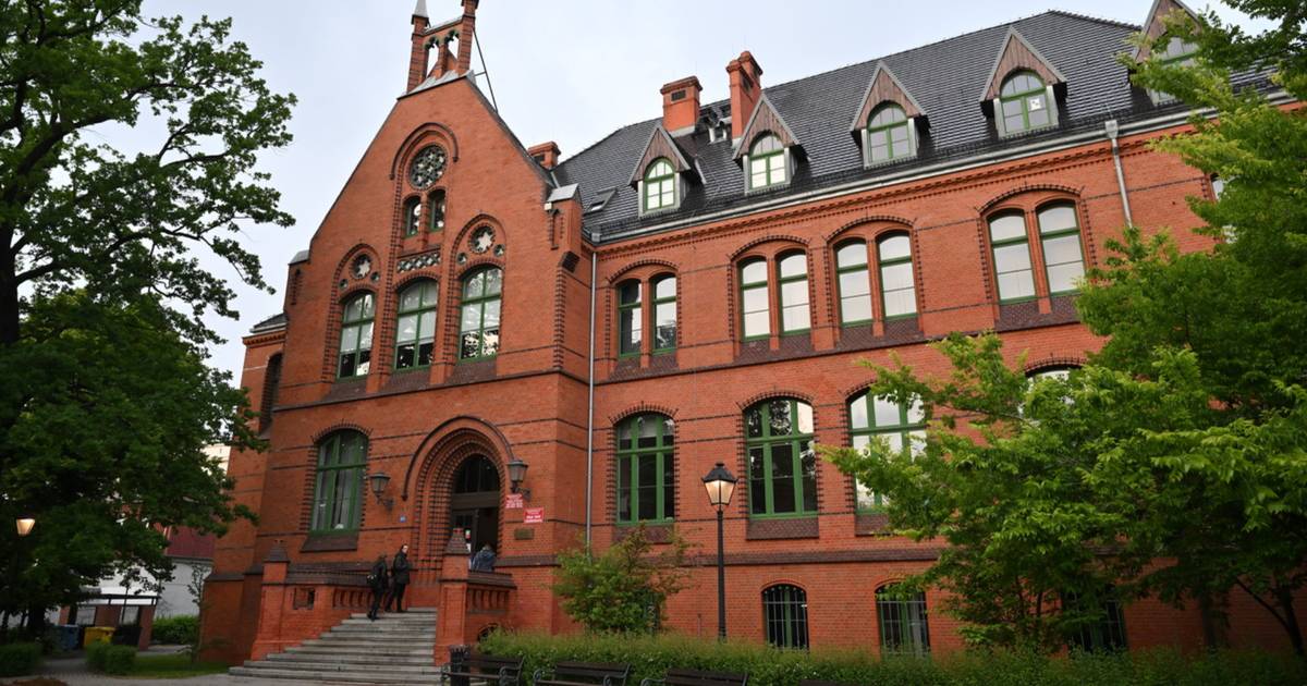 Polska uczelnia ma problem. Ktoś ukradł twarze i głosy jej ekspertów