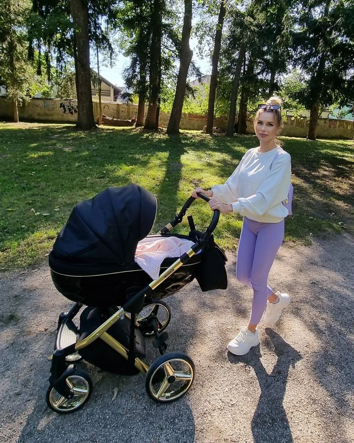 Eva Cifrová s dcérkou.