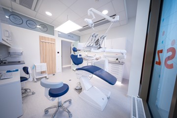 Fogászati kezelőhelyiség a MindentMent váci úti rendelőjében. Fotó: Mindentment Kft.