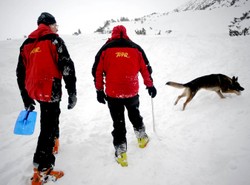 Lawina w Tatrach porwała trzech turystów