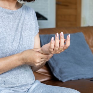 Rheumatoid arthritis: akár 10 évvel is tovább élhet, ha időben észleli ezeket a tüneteket!