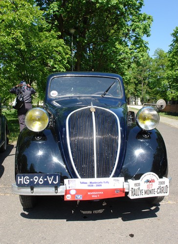 Najstarszy wóz wyprawy (1938 r.) to Fiat Simca 5