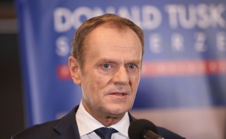 Tusk zachęca do protestów w obronie sądownictwa. 'Jedyną metodą jest twardy opór ludzi'
