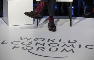 Światem rządzą ludzie bez skóry? "Człowiek z Davos" nie rozwiąże naszych problemów