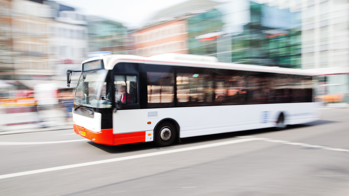 Z powodu prac remontowych, od 1 kwietnia nastąpią zmiany w komunikacji publicznej w Bydgoszczy. Planowane jest zamknięcie dla ruchu tramwajowego ul. Nakielskiej, w związku z czym na dwa tygodnie zawieszona zostaje linia nr 3. Funkcjonować będzie więcej tramwajów linii nr 5, a linia nr 1 skierowana zostanie do pętli przy ul. Rycerskiej.