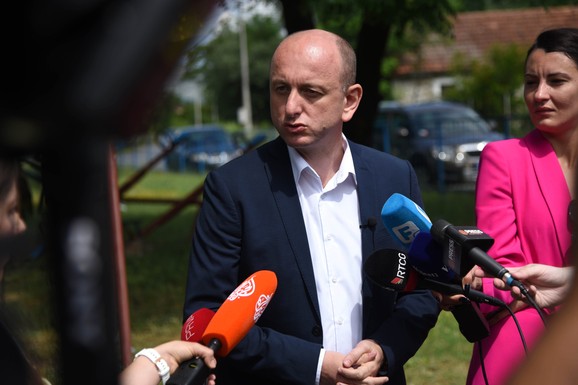 "ISPAŠĆE DA JE UHAPSIO SAM SEBE" Knežević ismejao crnogorske vlasti jer su se hvalili hapšenjem odbeglog kriminalca kog je uhvatila srpska policija u Beogradu