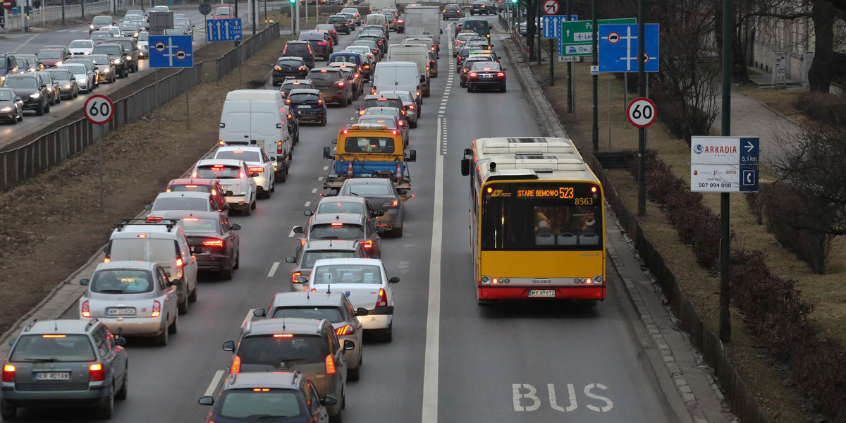 Wojna o motocykle na buspasach 