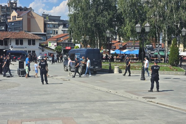 302944_nadrealisti01ras