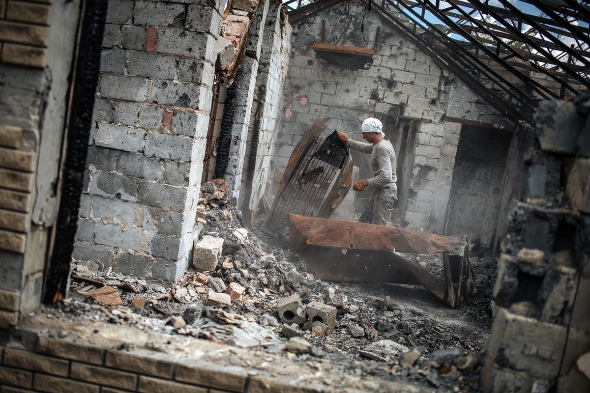 Zniszczenia na przedmieściach Słowiańska