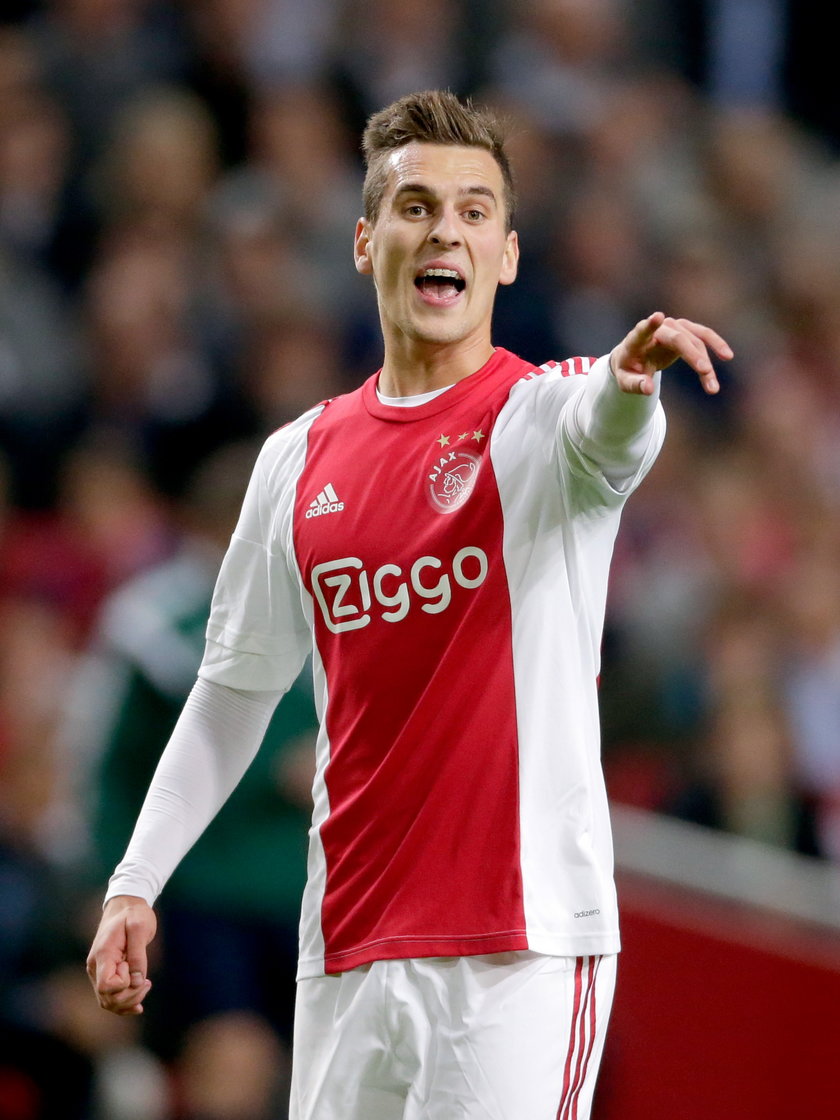 Arkadiusz Milik na ławce Ajaxu Amsterdam. Polak ma spore problemy