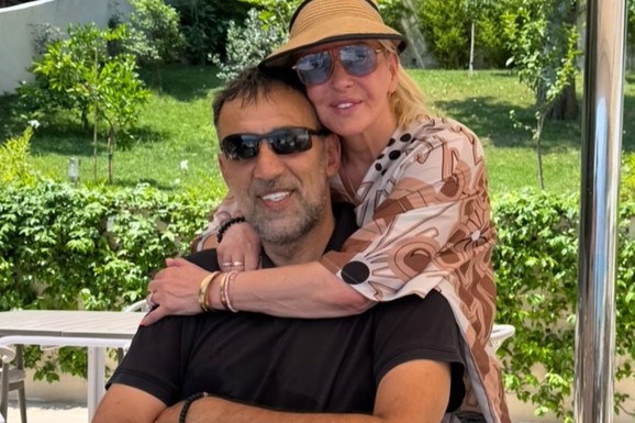 ANA DIVAC U RUSIJI MEŠA KOKTELE I VOTKU, PA NAZDRAVLJA Žena košarkaša u ludom provodu: Snimila barmena na delu i šta sve pije, pa zapalila mreže