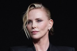 Šarliz Teron nastavila svoju modnu odiseju dramatičnom couture kreacijom