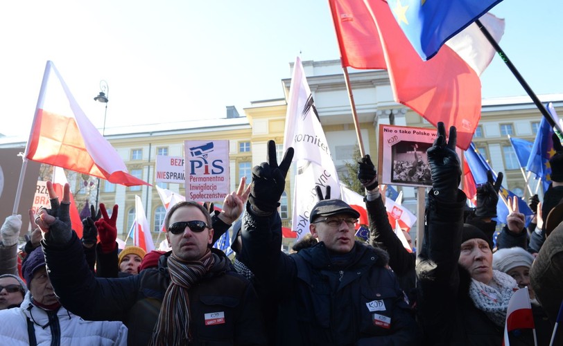 KOMITET OBRONY DEMOKRACJI DEMONSTROWAŁ W WARSZAWIE