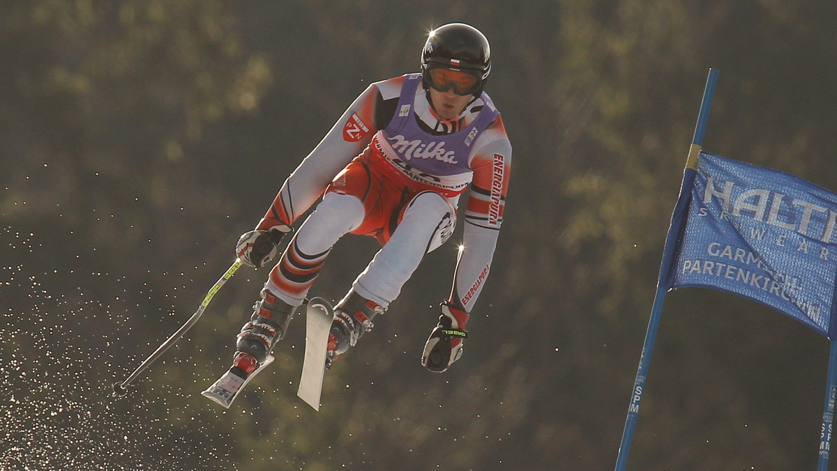 Broniący tytułu Norweg Aksel Lund Svindal prowadzi po zjeździe, pierwszej części superkombinacji, podczas mistrzostw świata w narciarstwie alpejskim w niemieckim Garmisch-Partenkirchen.