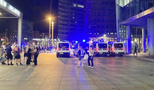 Automobilom uleteo u grupu ljudi u Berlinu 