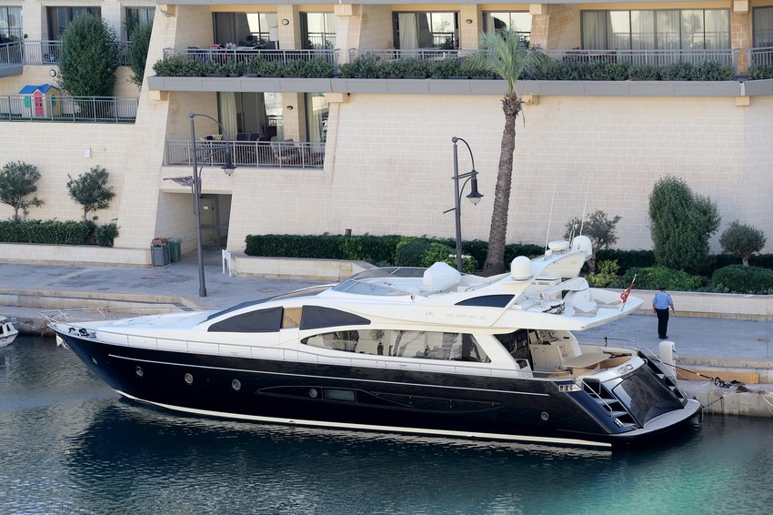 Jahta Jorgena Feneka na kojoj je uhapšen