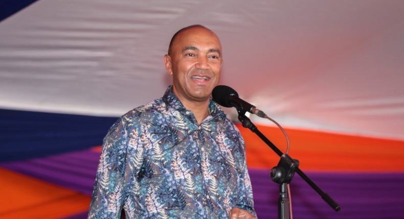 Peter Kenneth