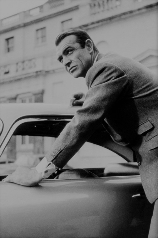 Sean Connery jako James Bond w filmie "Goldfinger" (1964)