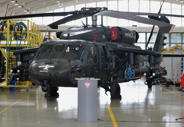 Śmigłowiec Black Hawk w Polskich Zakładach Lotniczych w Mielcu - (mr) PAP/Darek Delmanowicz