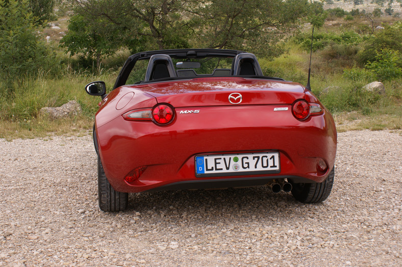 Mazda MX5 test, wygląd, silniki, wyposażenie. Ile