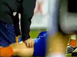 Oto niezwykle brutalny faul. Wideo