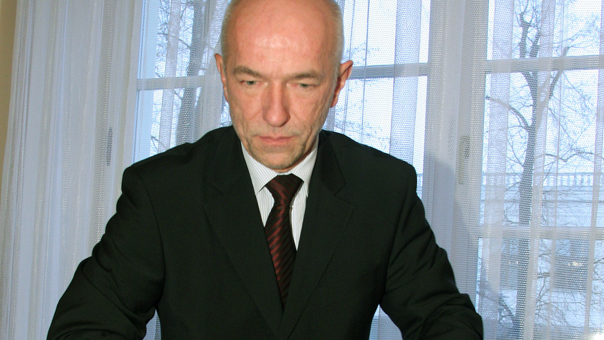 Minister sprawiedliwości Zbigniew Ćwiąkalski przedstawił plany ministerstwa na oddzielenie stanowiska Prokuratora Generalnego od ministra sprawiedliwości.