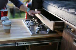 Toyota wprowadza do Polski nowość. Tak sam zbudujesz kampera w 20 minut