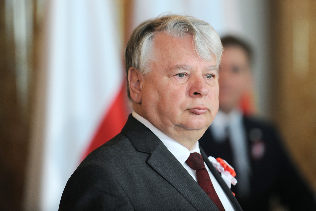 Marszałek powiedział, że na jutrzejszym Konwencie Seniorów zaproponuje rozszerzenie porządku posiedzenia, które ma się odbyć w dniach 20-21 maja o punkt dotyczący tego wniosku
