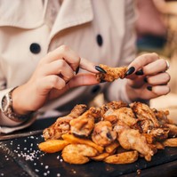 Mérgező anyagok lehetnek a csirkehúsban? Erre figyelmeztetnek a kutatók