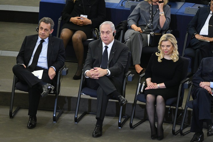 Nicolas Sarkozy, Benjamin Netanjahu i jego żona Sara
