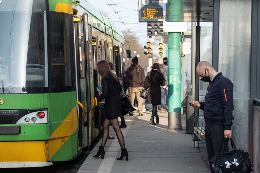 Tramwaje kursują rzadziej.