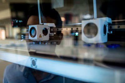 Technologiczny koronatest. Czy jesteśmy gotowi na życie w sieci? [WYWIAD]