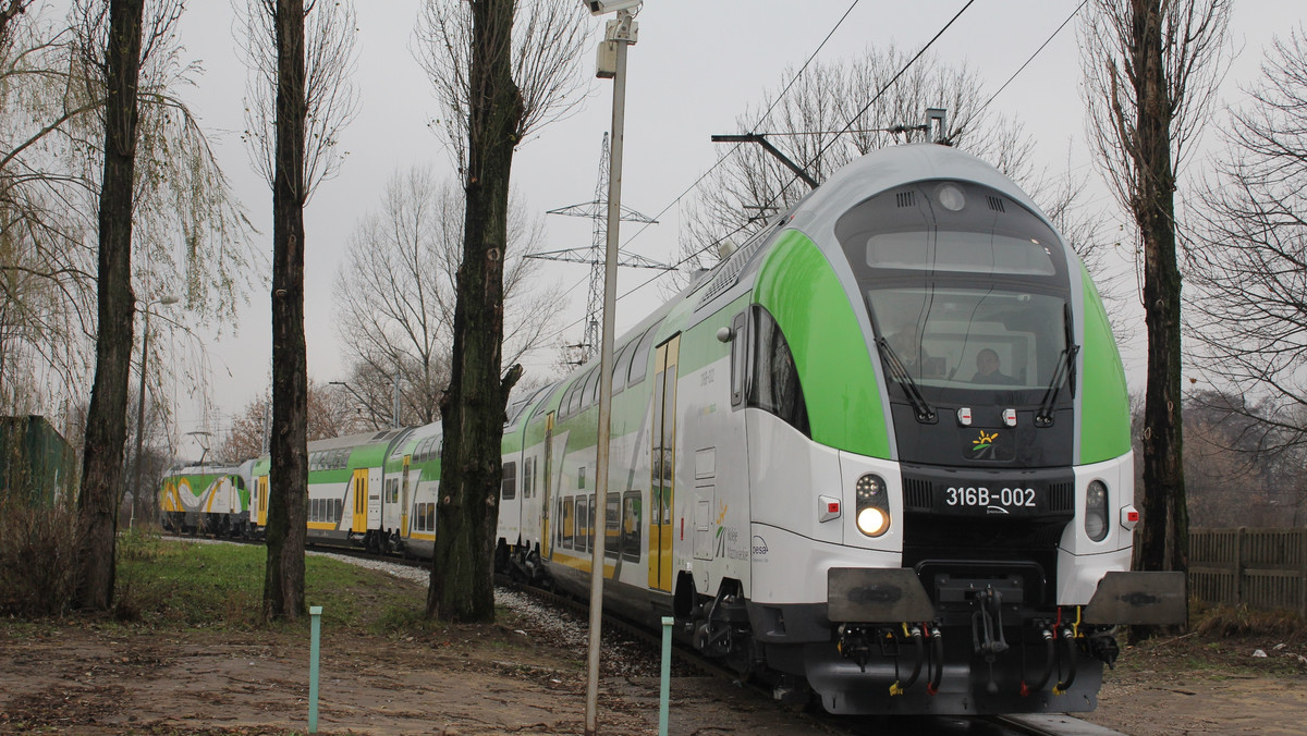 Zapewnią darmowe przejazdy pielgrzymom ze specjalnymi identyfikatorami, a w porozumieniu z mazowieckimi diecezjami zorganizują także transport na centralne obchody w Krakowie. Do zbliżających się wielkimi krokami Światowych Dni Młodzieży w Polsce przygotowują się również Koleje Mazowieckie.