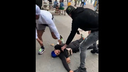 Mike Tyson korábbi riválisa a nyílt utcán vert ájultra egy hőzöngő férfit – videó