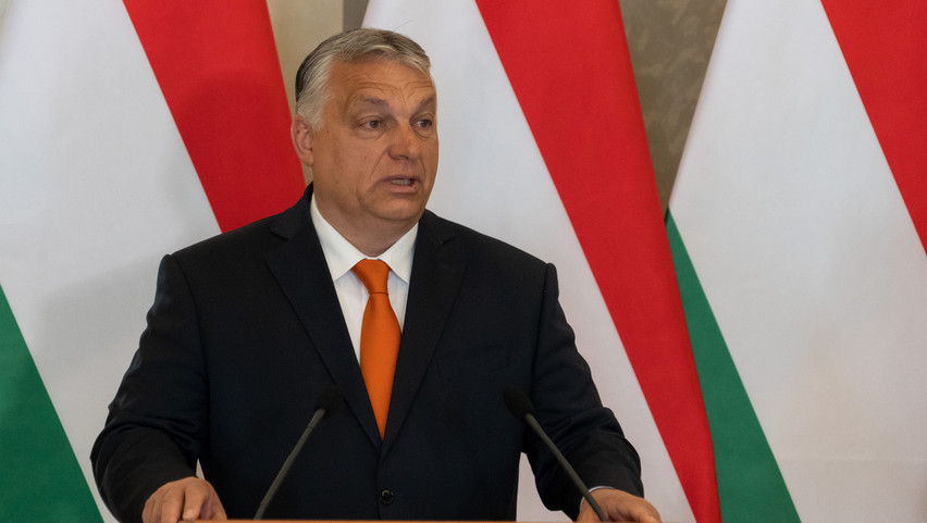 Orbán Viktor üzenete: „A baloldal politikája a fegyverszállítás... Mi a béke pártján állunk!”