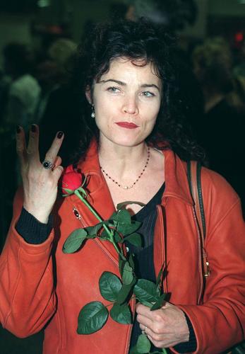 Alannah Myles – 'Black Velvet'