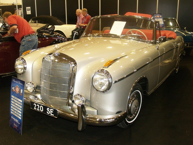 Techno Classica 2011: 2500 oldtimerów i 200 tys. zwiedzających